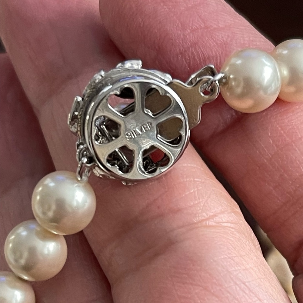 White man made graduated pearl silver necklace - Picture 5 of 9